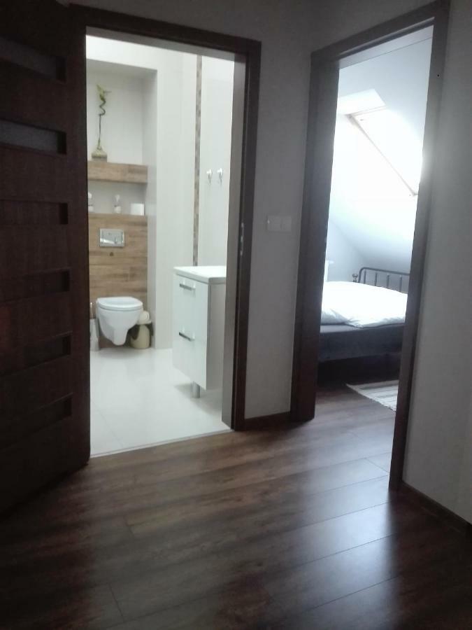 Sky View Condo In ทานอฟสเก กูเร ภายนอก รูปภาพ