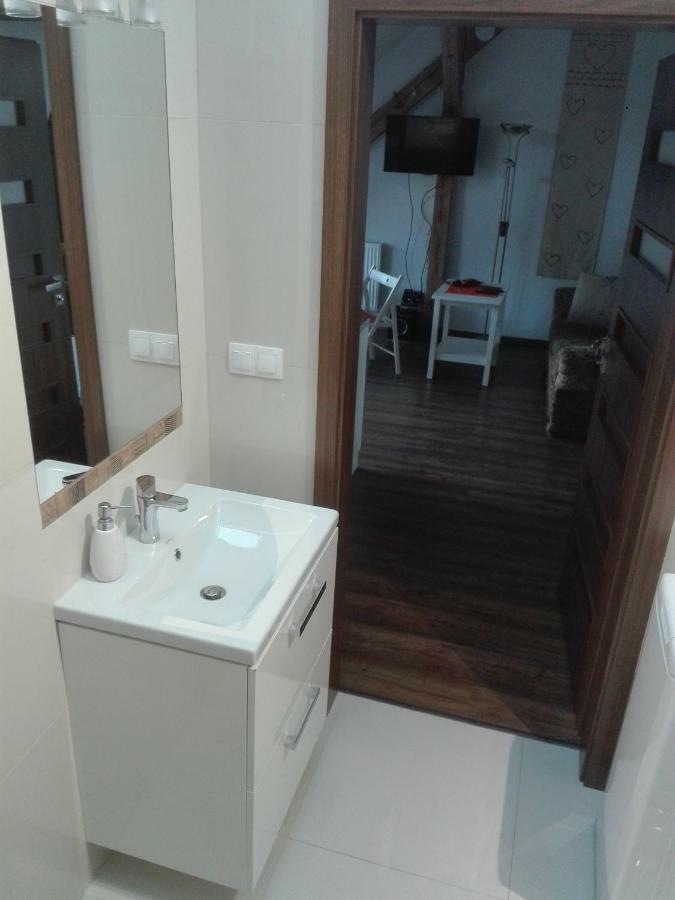 Sky View Condo In ทานอฟสเก กูเร ภายนอก รูปภาพ